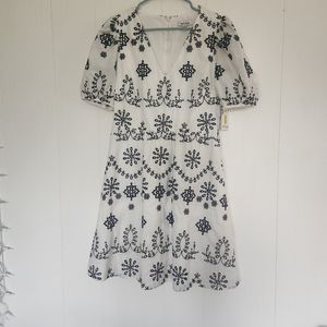 NWT Kensie White + Navy Floral Eyelet Puff Sleeve Mini Dress Size 10